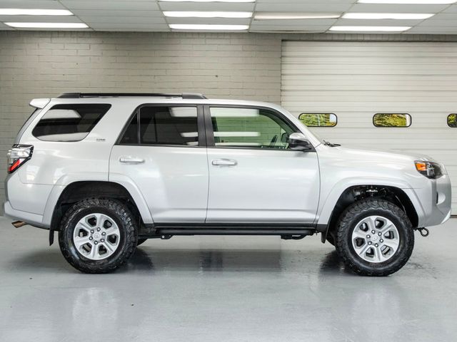 2017 Toyota 4Runner SR5 4WD - 22913884 - 2