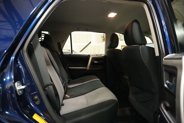 2017 Toyota 4Runner SR5 4WD - 23045718 - 13