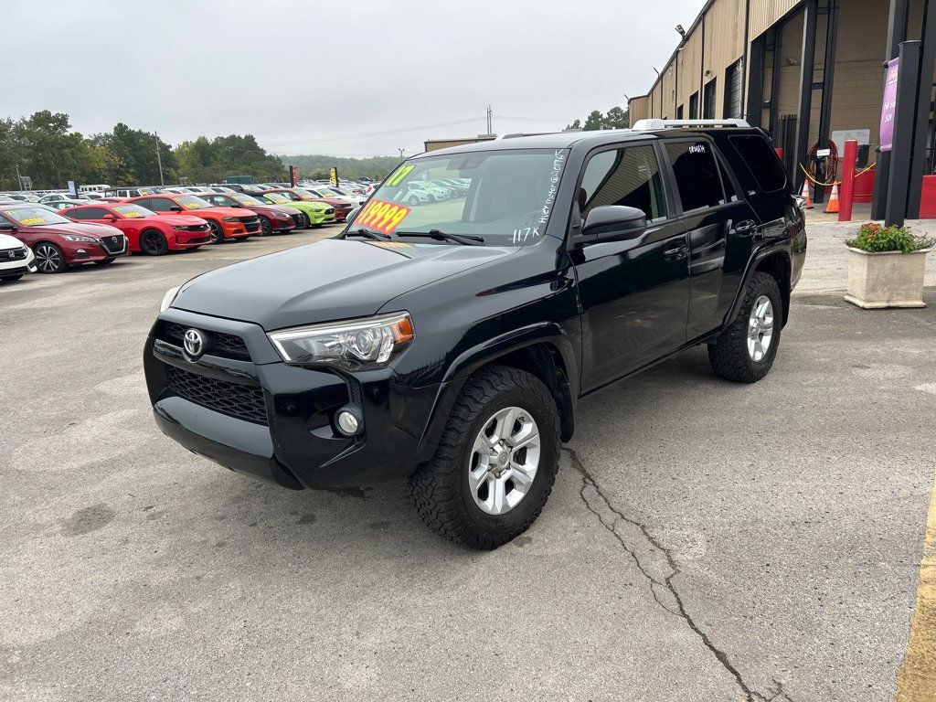 2017 Toyota 4Runner SR5 4WD photo 3