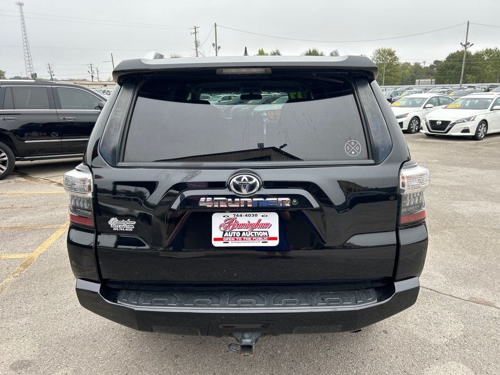 2017 Toyota 4Runner SR5 4WD photo 5