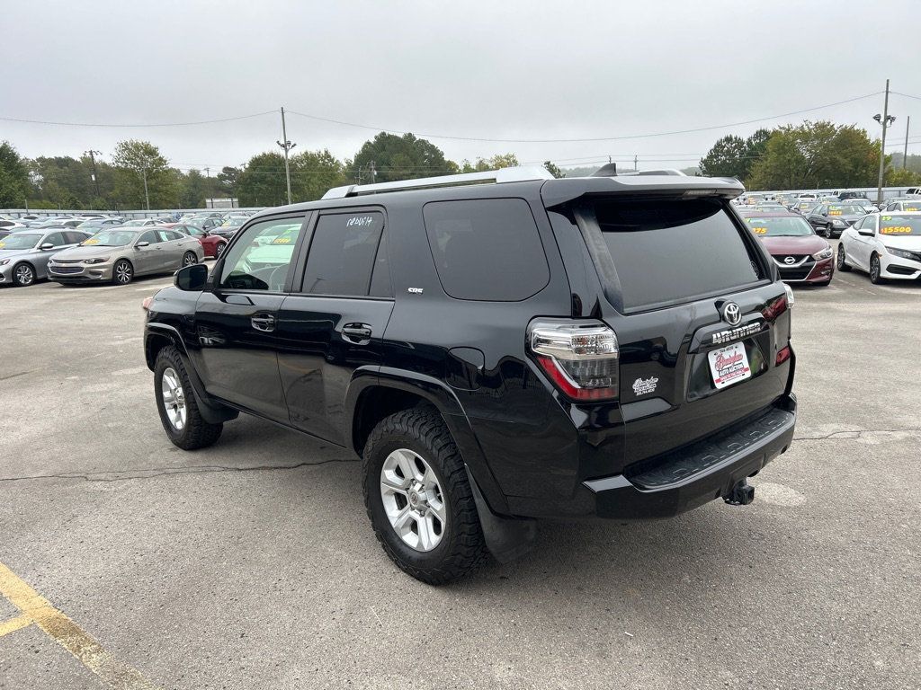 2017 Toyota 4Runner SR5 4WD photo 6