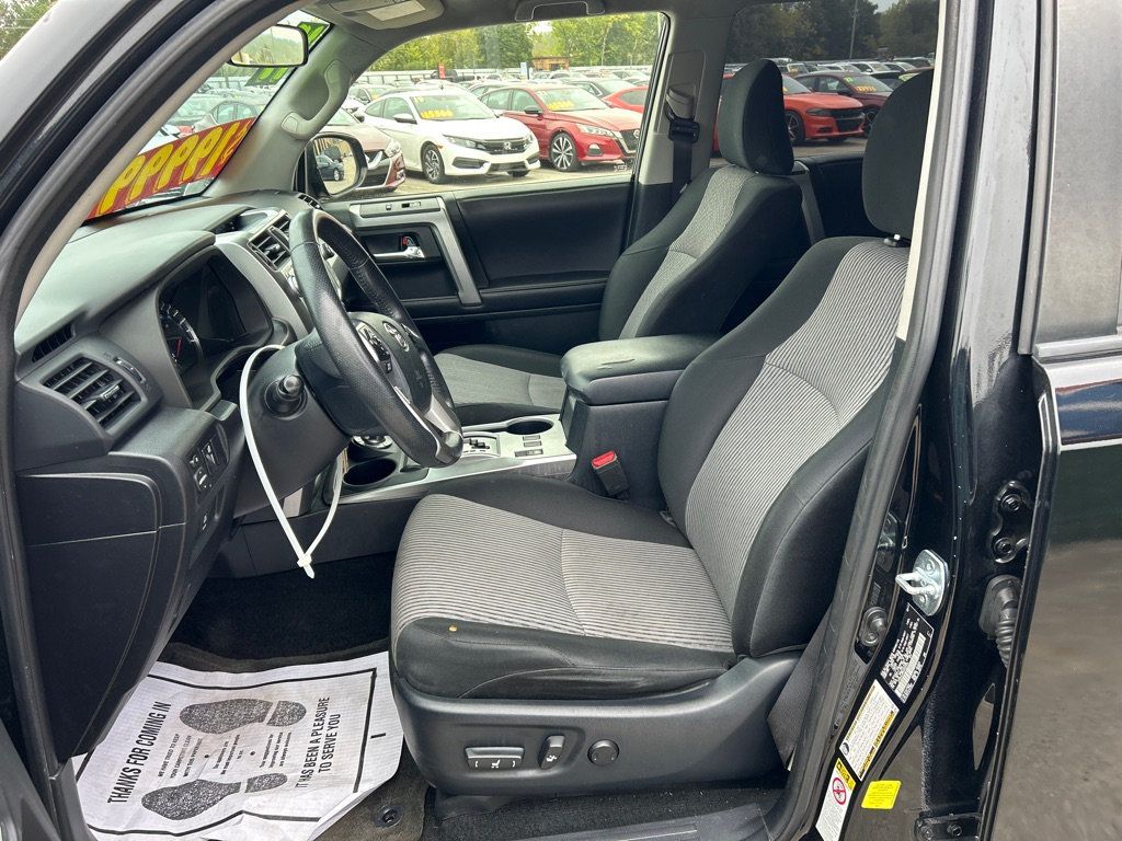 2017 Toyota 4Runner SR5 4WD photo 8