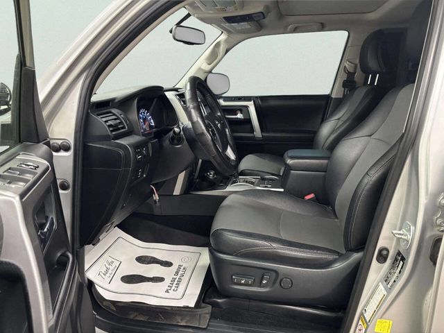 2017 Toyota 4Runner SR5 4WD - 23022340 - 14