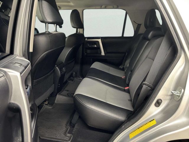 2017 Toyota 4Runner SR5 4WD - 23022340 - 16