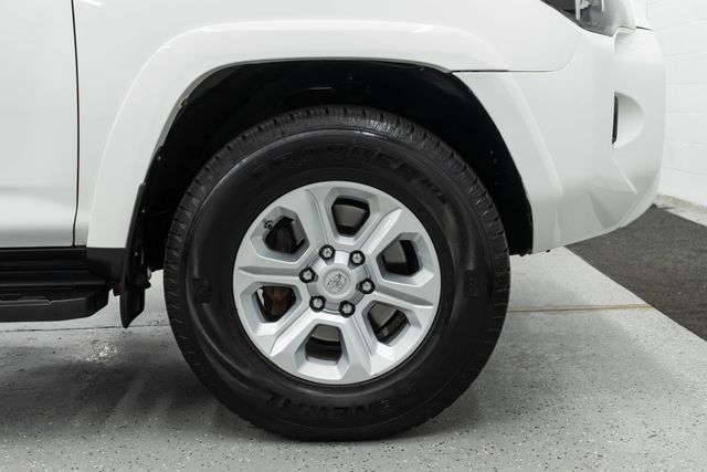 2017 Toyota 4Runner SR5 4WD - 22733273 - 32