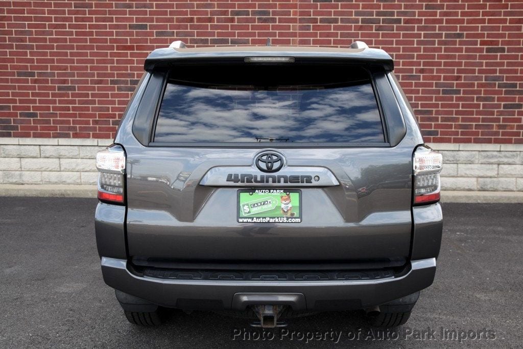2017 Toyota 4Runner SR5 Premium 4WD photo 19