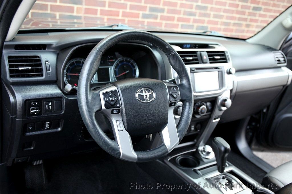 2017 Toyota 4Runner SR5 Premium 4WD photo 23