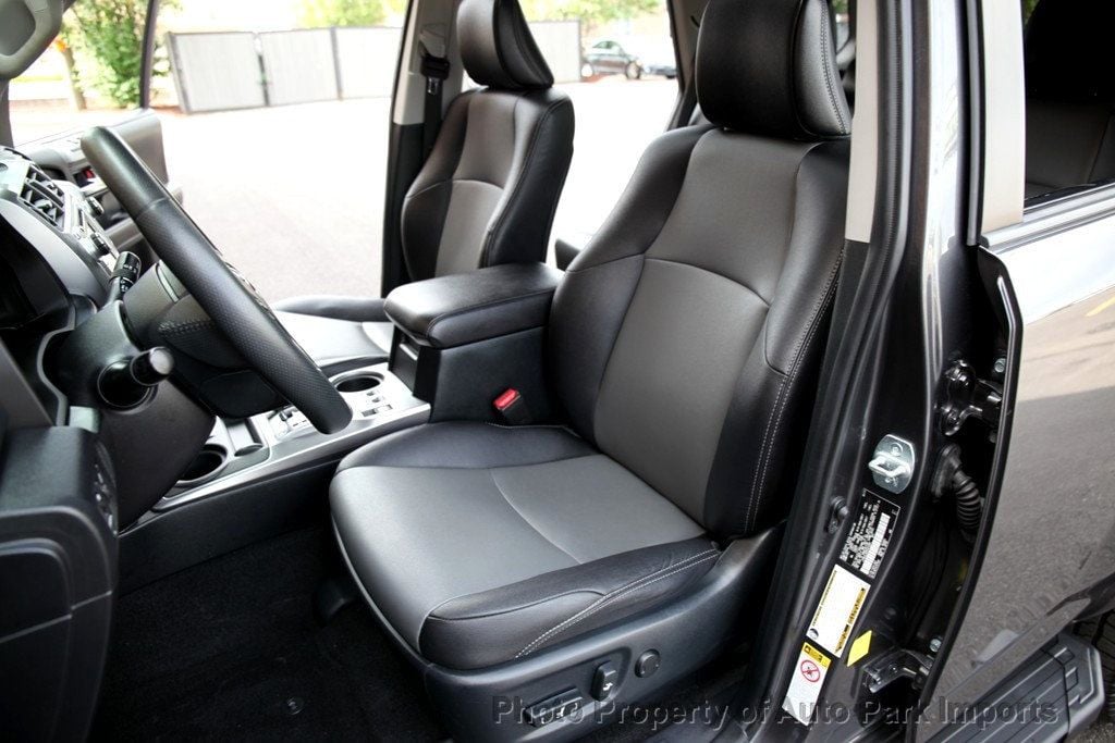 2017 Toyota 4Runner SR5 Premium 4WD photo 24