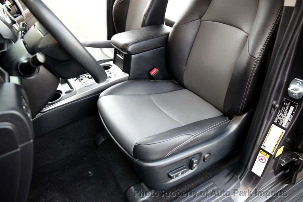 2017 Toyota 4Runner SR5 Premium 4WD photo 25