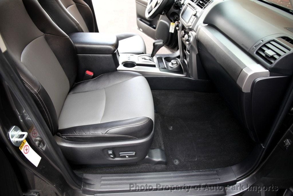 2017 Toyota 4Runner SR5 Premium 4WD photo 32