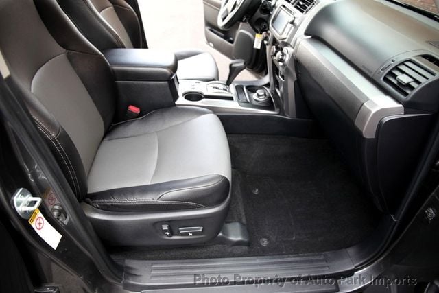 2017 Toyota 4Runner SR5 Premium 4WD - 22872213 - 32