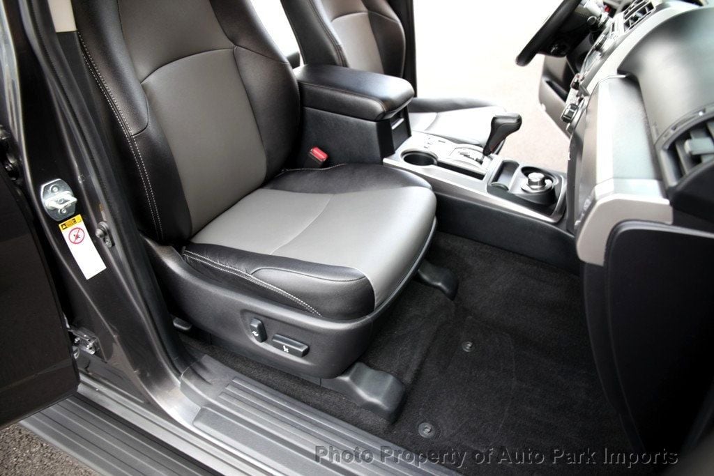 2017 Toyota 4Runner SR5 Premium 4WD photo 33