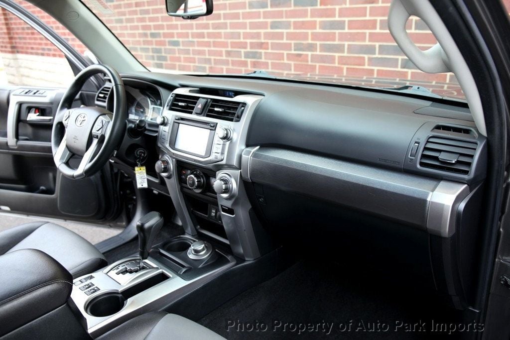 2017 Toyota 4Runner SR5 Premium 4WD photo 35