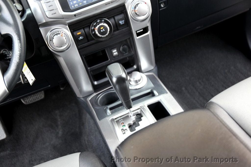2017 Toyota 4Runner SR5 Premium 4WD photo 41