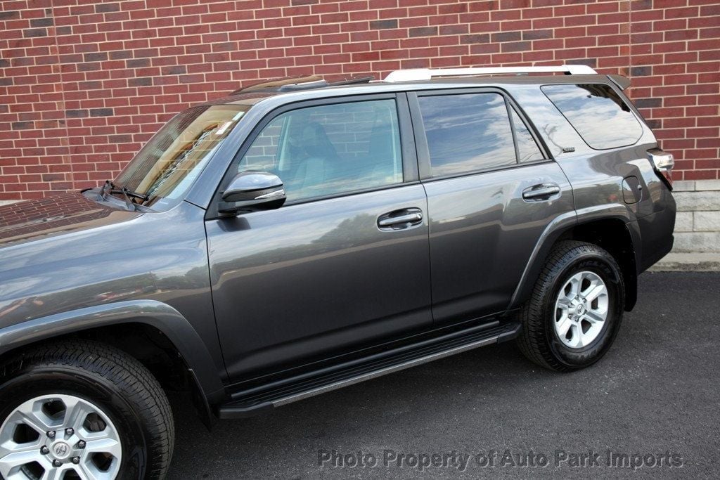 2017 Toyota 4Runner SR5 Premium 4WD photo 4