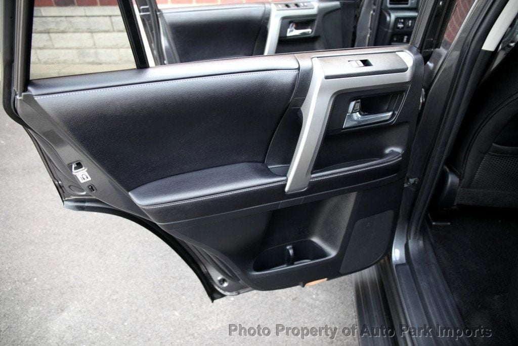 2017 Toyota 4Runner SR5 Premium 4WD photo 47
