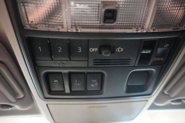 2017 Toyota 4Runner SR5 Premium 4WD - 22995599 - 13