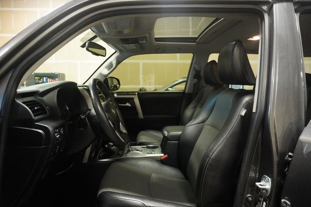 2017 Toyota 4Runner SR5 Premium 4WD - 22995599 - 4