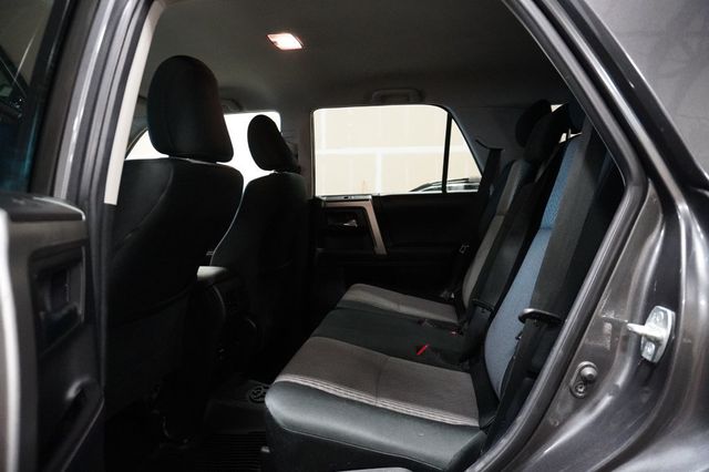 2017 Toyota 4Runner SR5 Premium 4WD - 23042600 - 12