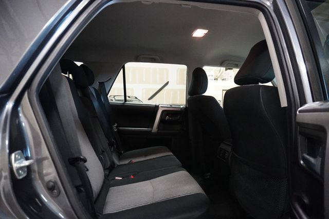 2017 Toyota 4Runner SR5 Premium 4WD - 23042600 - 13