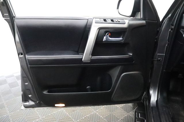 2017 Toyota 4Runner SR5 Premium 4WD - 23036355 - 11