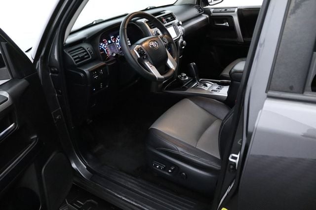 2017 Toyota 4Runner SR5 Premium 4WD - 23036355 - 14