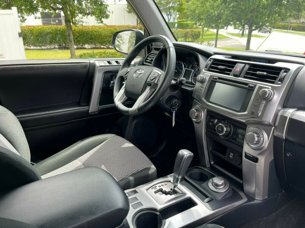 2017 Toyota 4Runner SR5 Premium 4WD - 22376720 - 13