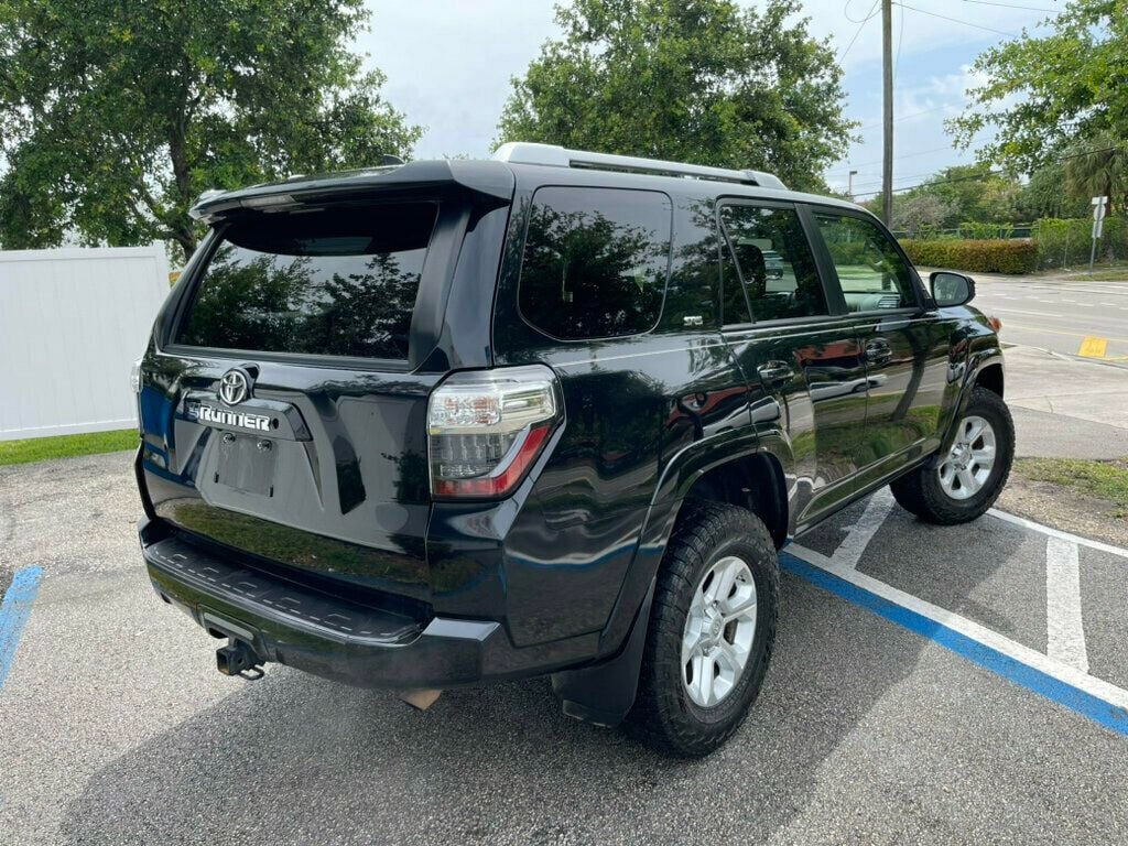 2017 Toyota 4Runner SR5 Premium 4WD - 22376720 - 3