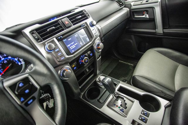 2017 Toyota 4Runner SR5 Premium 4WD - 22904787 - 50