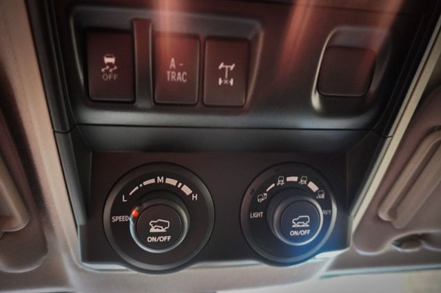 2017 Toyota 4Runner TRD Pro 4WD - 23087893 - 10