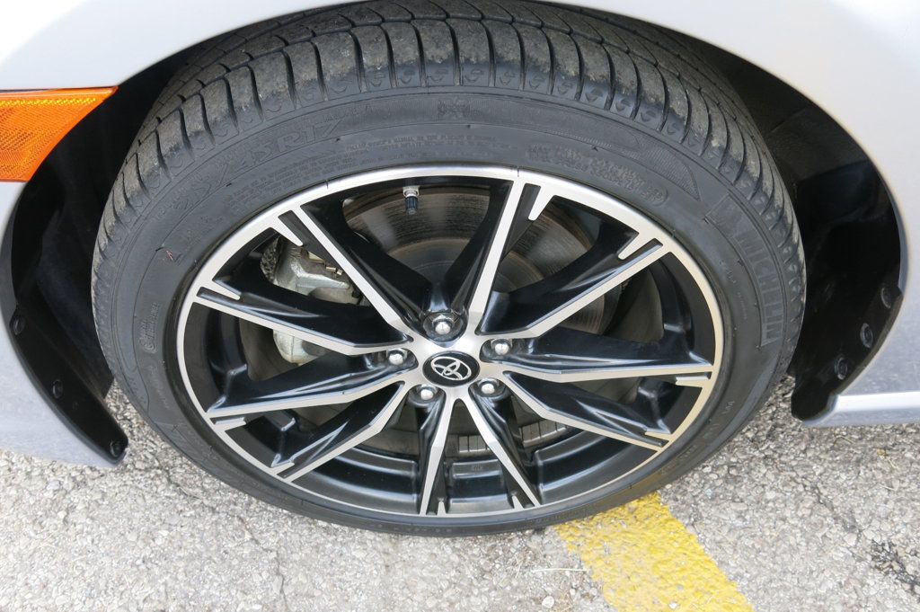 2017 Toyota GR86 Base photo 30