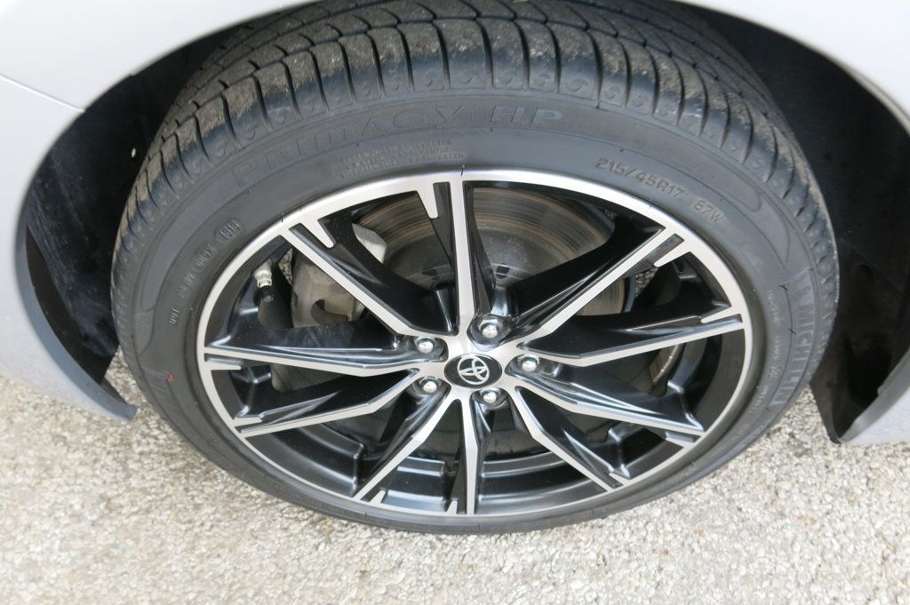 2017 Toyota GR86 Base photo 32