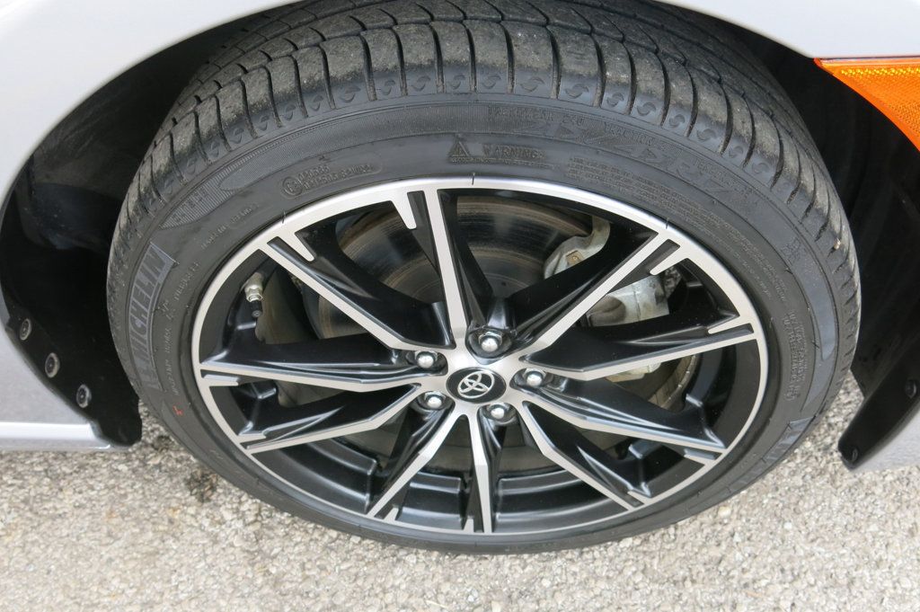 2017 Toyota GR86 Base photo 33