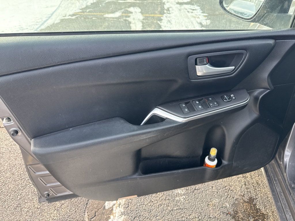 2017 Toyota Camry  - 22974625 - 5