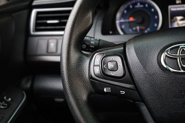 2017 Toyota Camry  - 22932878 - 30