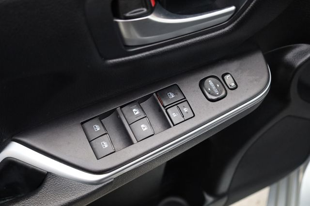 2017 Toyota Camry  - 22932878 - 34