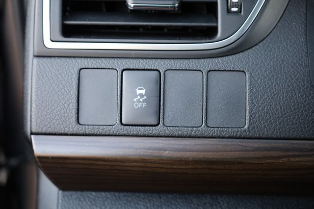 2017 Toyota Camry  - 22939909 - 32