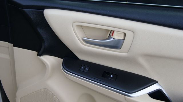 2017 Toyota Camry 3 MONTH WARRANTY , JUST SERVICED , VERY CLEAN INSIDE AND OUT  - 23012598 - 43