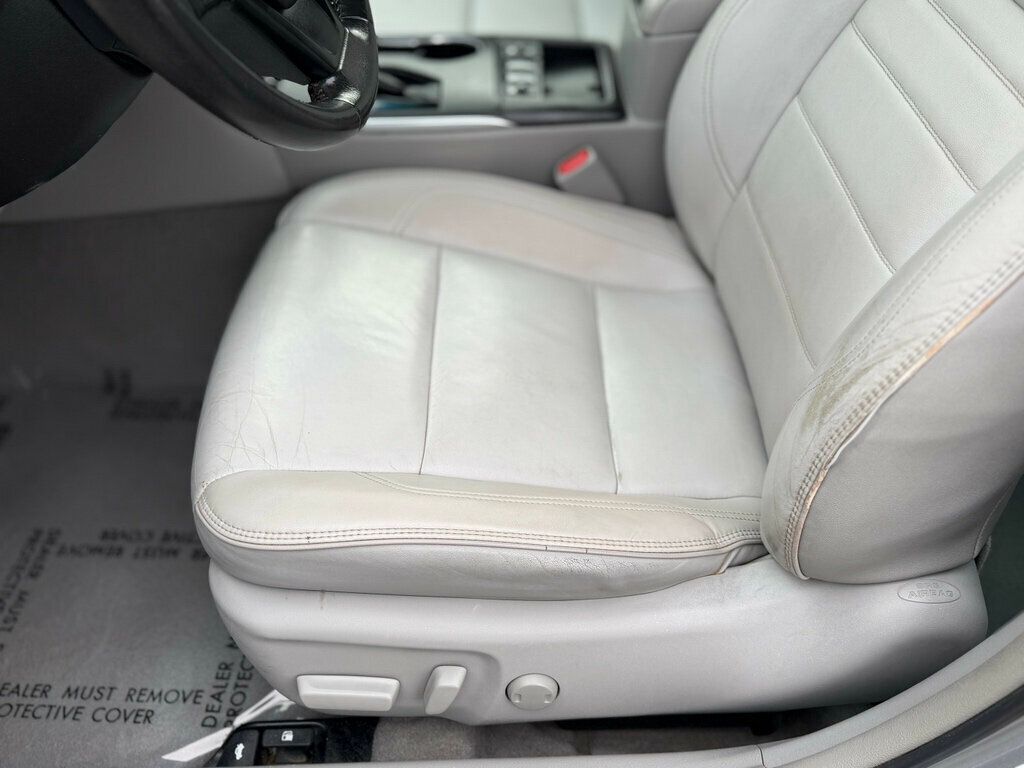 2017 Toyota Camry HYBRID - 22986388 - 15