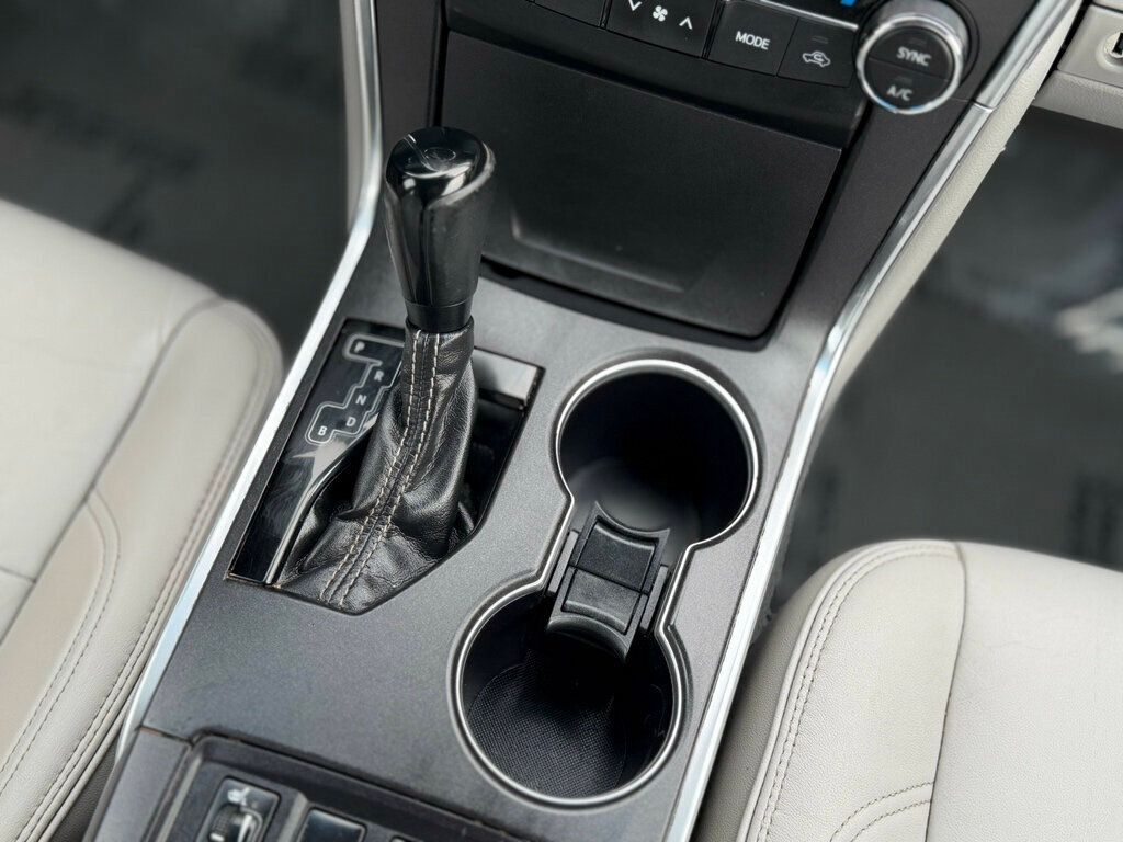 2017 Toyota Camry HYBRID - 22986388 - 28