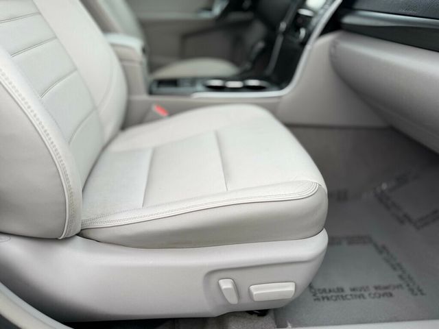 2017 Toyota Camry HYBRID - 22986388 - 30