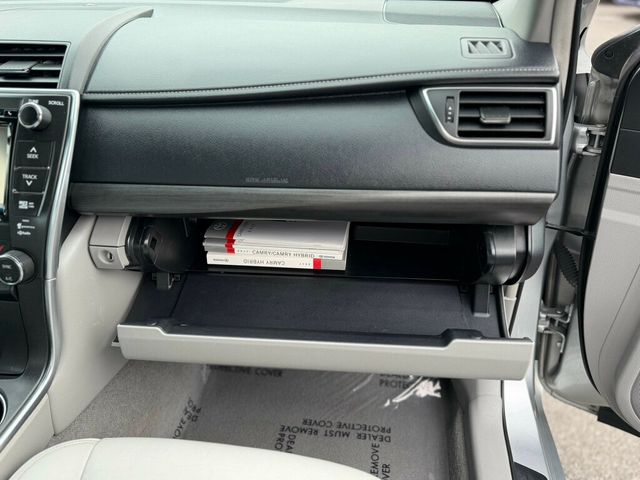 2017 Toyota Camry HYBRID - 22986388 - 32