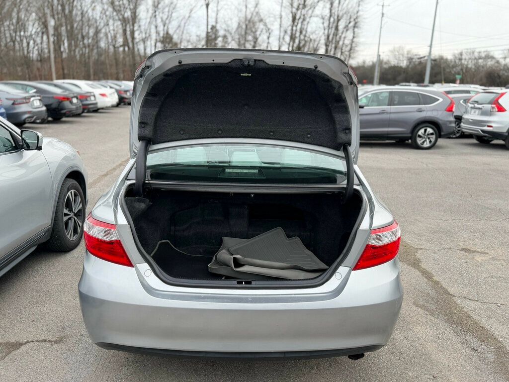 2017 Toyota Camry HYBRID - 22986388 - 37