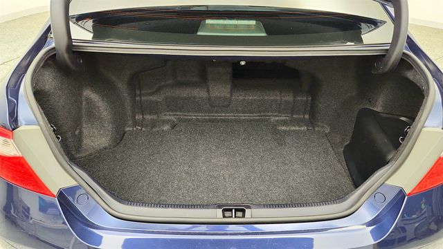 2017 Toyota Camry Hybrid LE CVT - 23040983 - 20