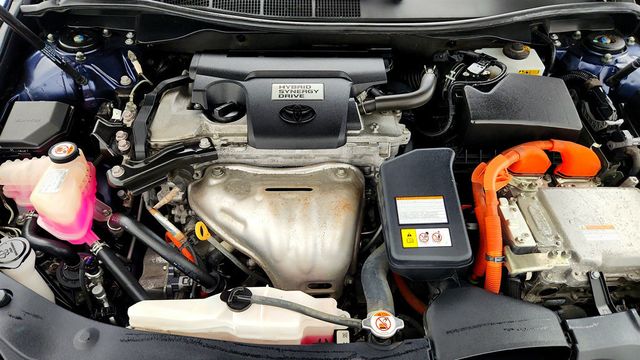 2017 Toyota Camry Hybrid LE CVT - 23040983 - 25