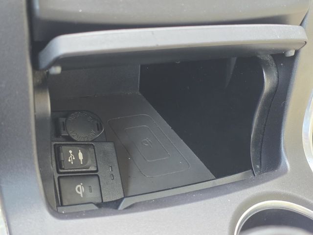 2017 Toyota Camry Hybrid XLE CVT - 23055512 - 18