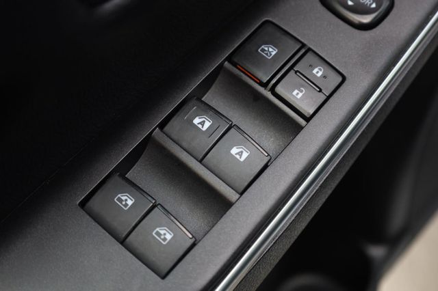 2017 Toyota Camry LE - 23040508 - 32