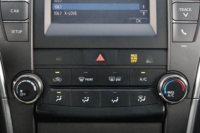 2017 Toyota Camry LE - 23040508 - 36