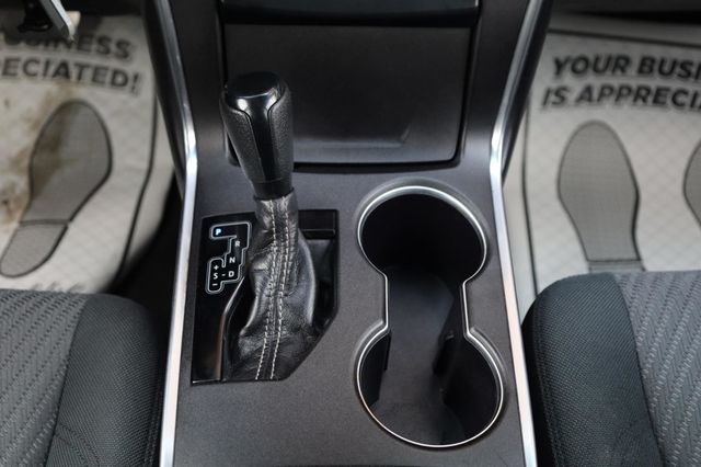 2017 Toyota Camry LE - 23040508 - 37