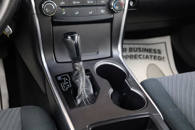 2017 Toyota Camry LE - 23040508 - 38
